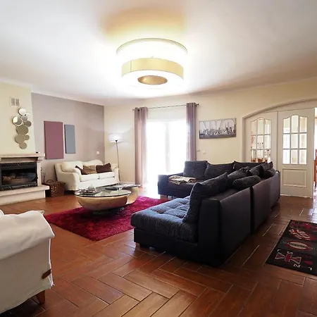 Lounge 2*