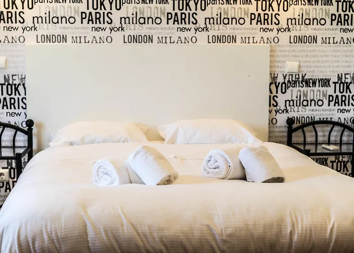 ゲストハウス Lounge 2*