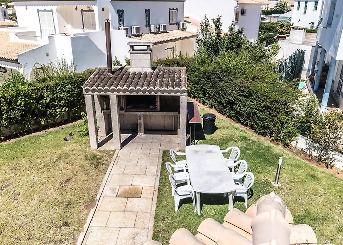 ゲストハウス Lounge アルブフェイラ