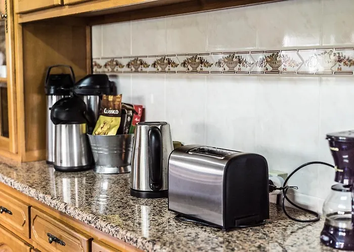 Lounge ゲストハウス 2*