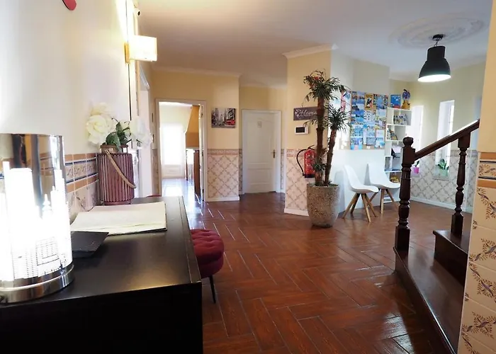 ゲストハウス Lounge アルブフェイラ