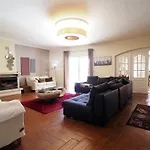 Lounge 2*